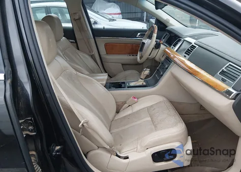 2010 Lincoln Mks z USA, uszkodzony, nr VIN 1LNHL9DR6AG615664